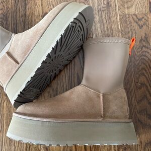 UGG Classic Dipper Platform Boots Size: 10 Color: Chestnut NEW